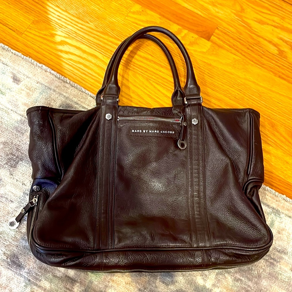 Marc Jacobs maxi tote in rich dark brown.